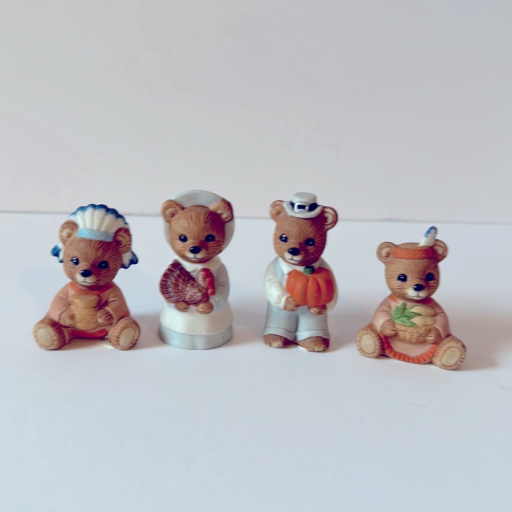 Homco Thanksgiving Bears Figurines Pilgrims Autumn Fall Vintage Ceramic Set of 4